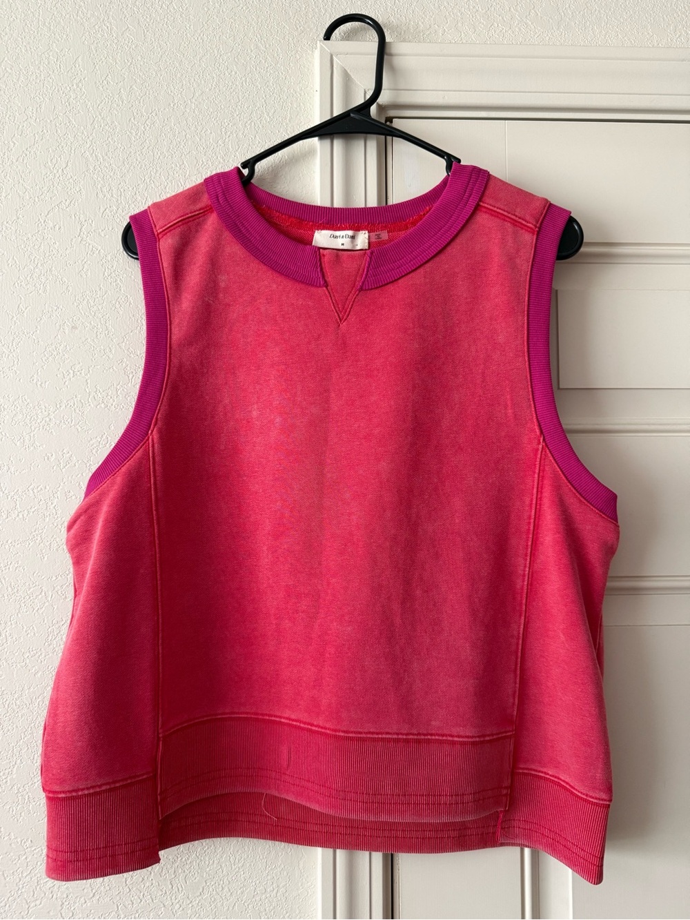 DAVI & DANI Fuchsia Pink Sleeveless Muscle Tank